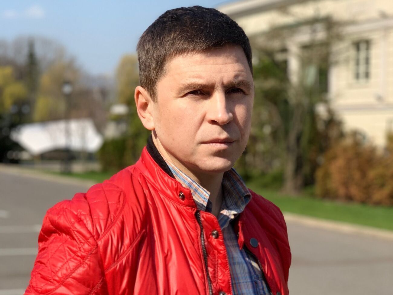Подоляк подчеркнул, что оккупанты должны покинуть территорию Украины и только потом будут переговоры