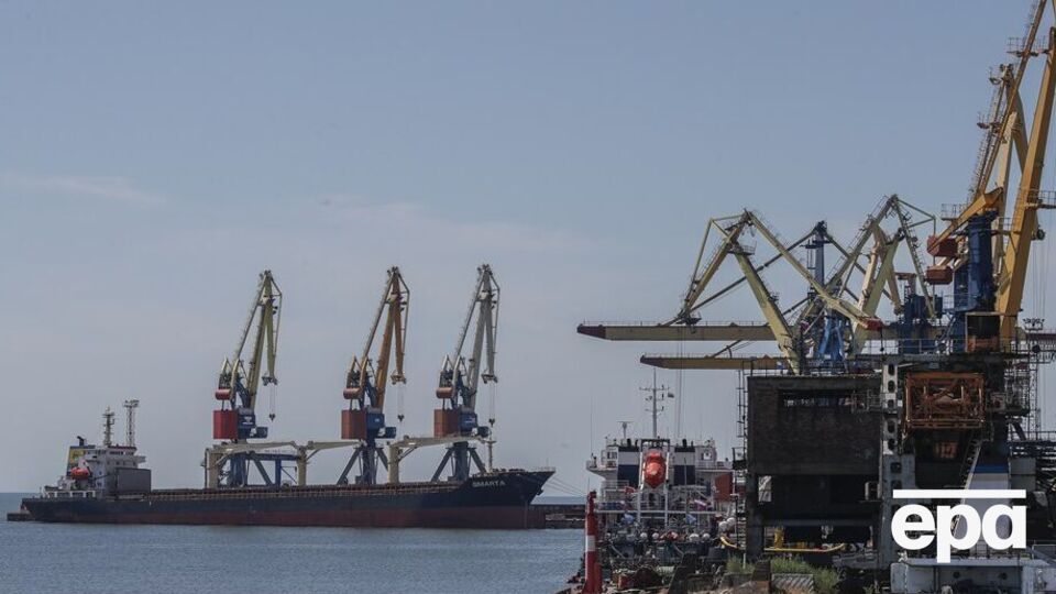 В порт Мариуполя завезли грузы военного и двойного назначения