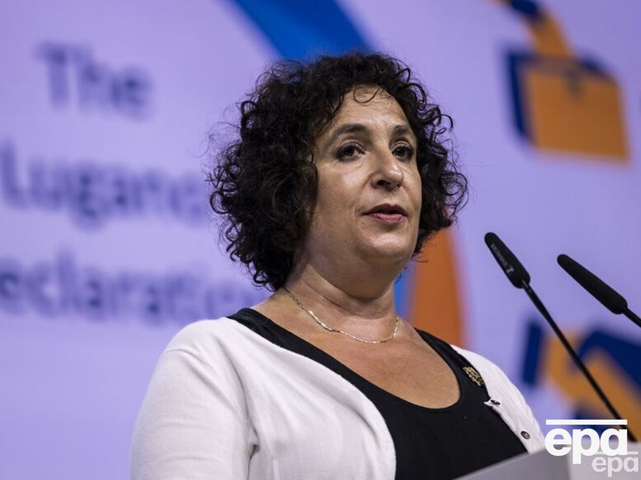 Симмонс: В Великобритании не любят агрессоров. Это действительно существенная вещь в британской идентичности, которая вызывает очень большую поддержку общества