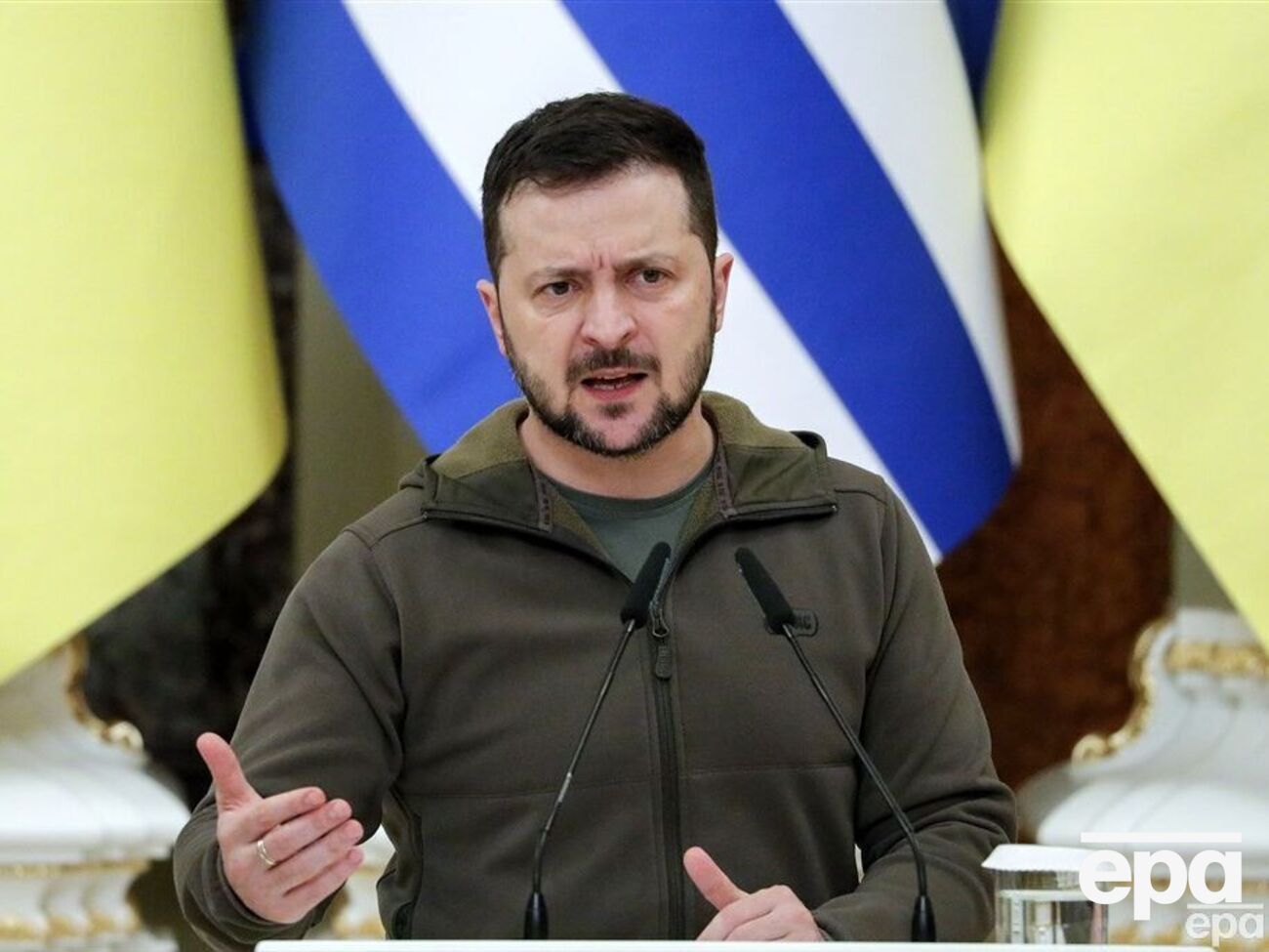 Зеленский: Российская армия превратила ЗАЭС в военный полигон
