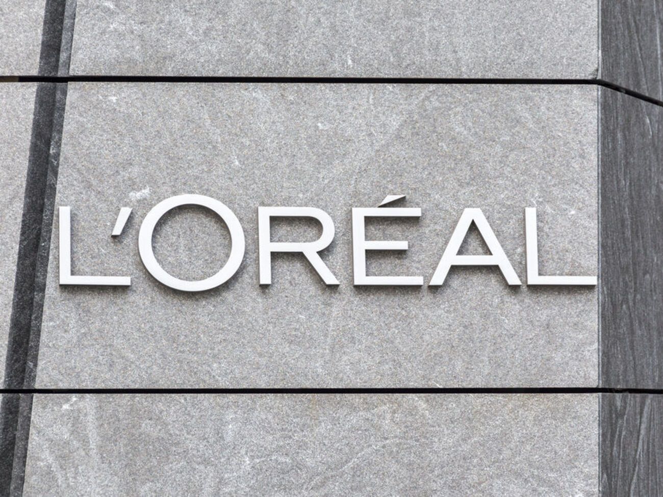 У травні L'Oreal тимчасово закрив свої магазини та онлайн-магазини у РФ