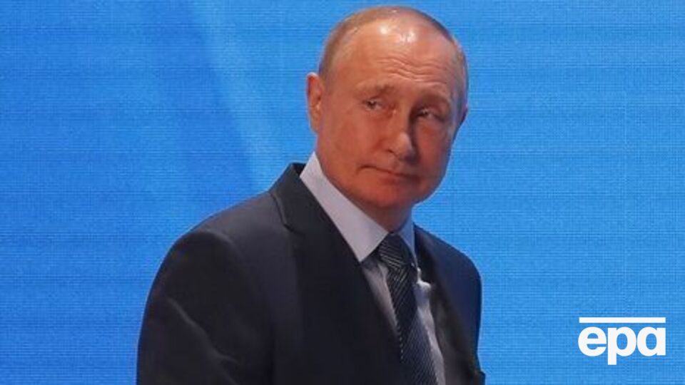 Путін очолює Російську Федерацію із 2000 року