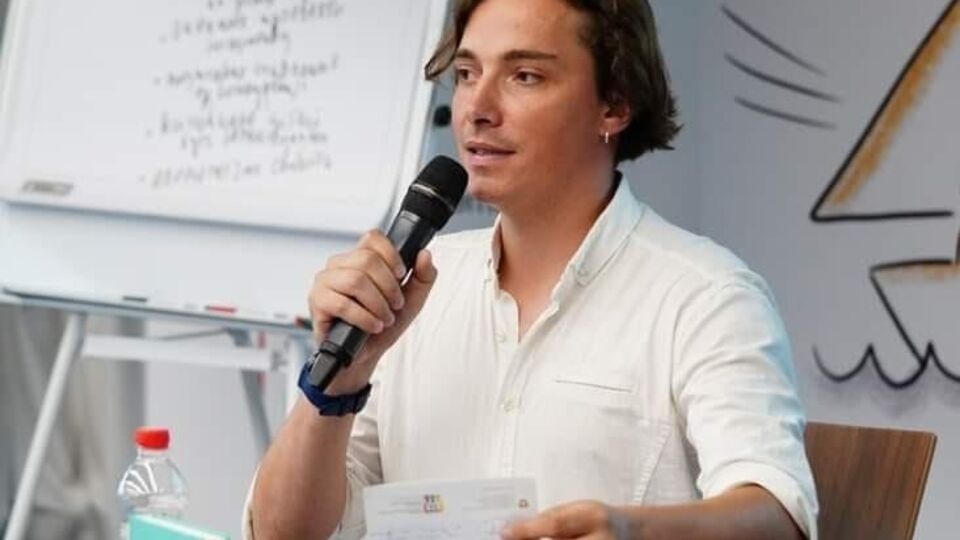 Любка признался, что сам диктант не писал, но "с огромным удовольствием прослушал"