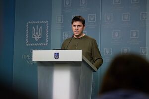 Подоляк: Ідеальний час подвоїти допомогу Україні