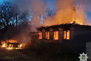 Вражеские снаряды унесли жизни и травмировали гражданских жителей, разрушили дома, отметили в полиции Донецкой области