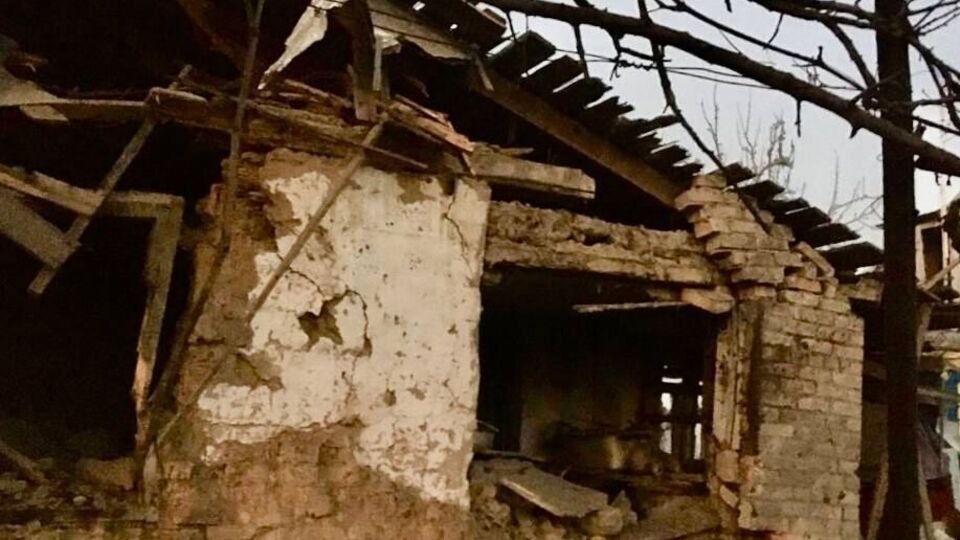 Снаряд попал в жилой дом