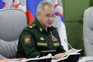 Шойгу (на фото) заслухав доповідь Суровікіна