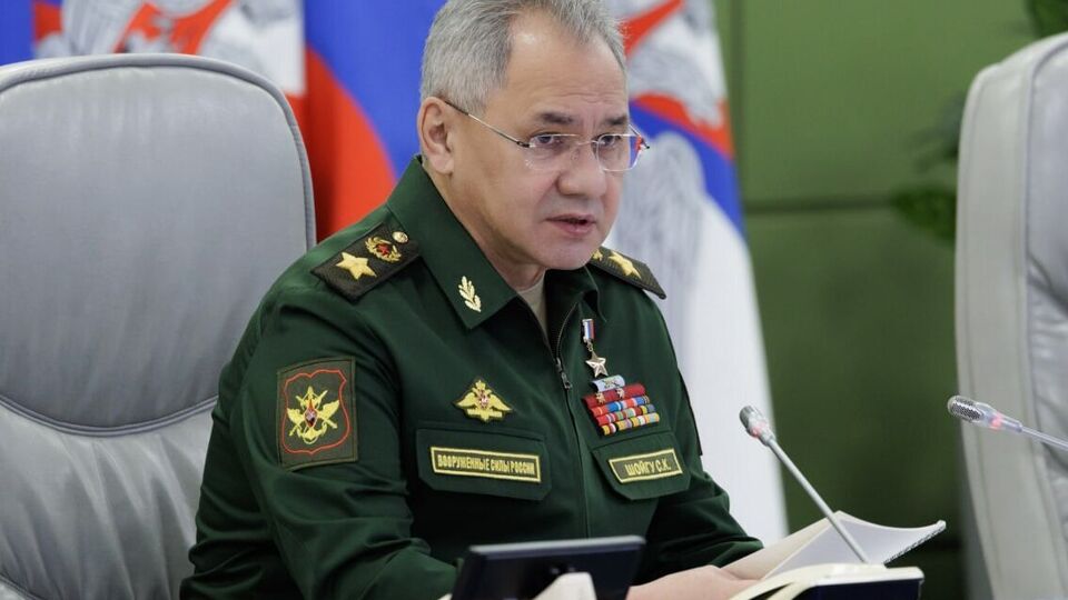 Шойгу (на фото) заслушал доклад Суровикина