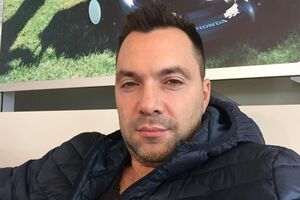 Російську армію вибили з Херсона із втратами, вважає Арестович