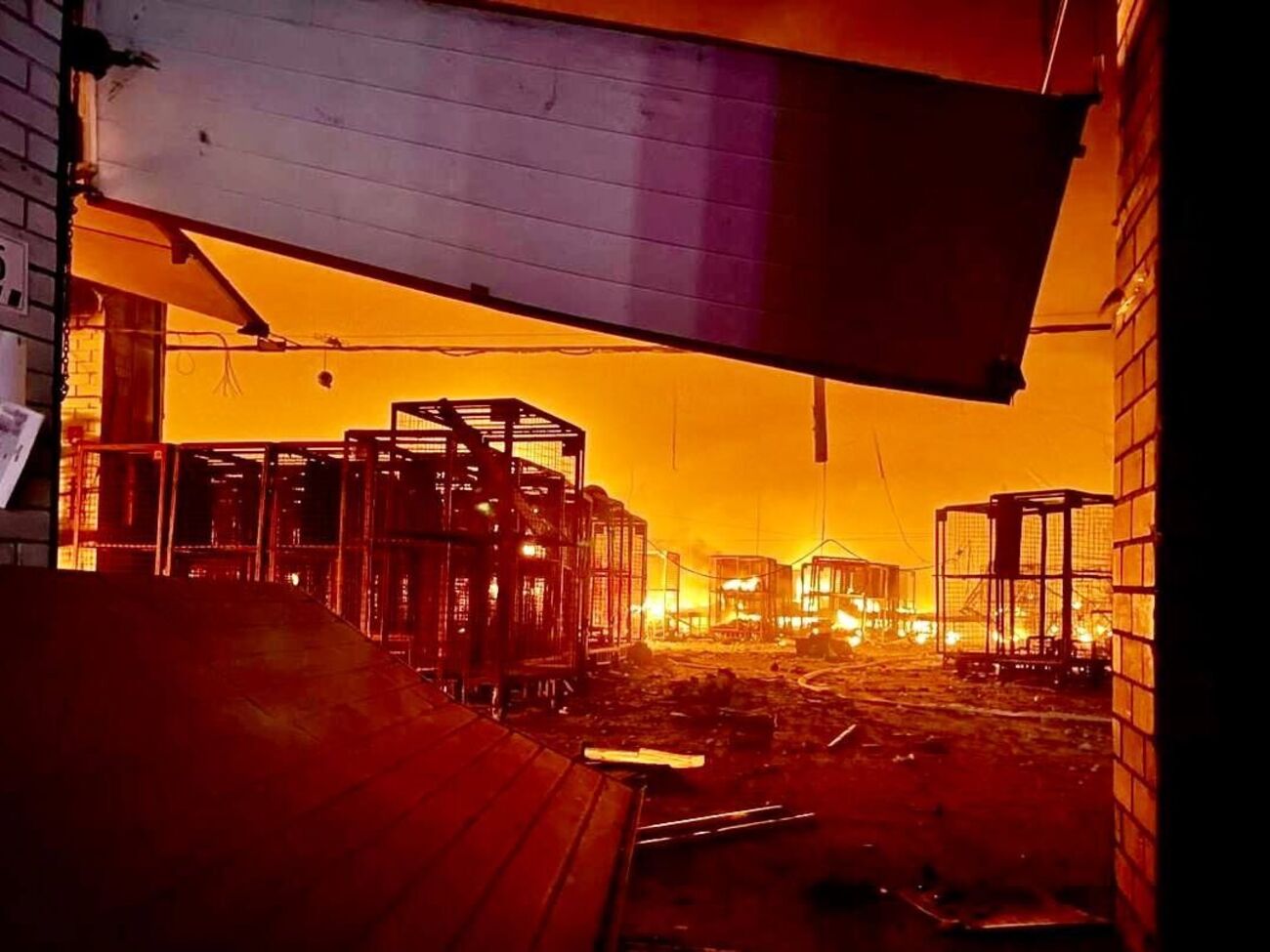 Депо "Нової пошти" у Дніпрі було пошкоджено внаслідок атаки дронів-камікадзе