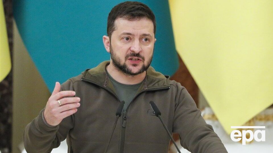 Зеленский: Любые потери в Донецкой области – это потери и дальше в стране. Потому стоим. Стоим крепко. Ничего не сдаем