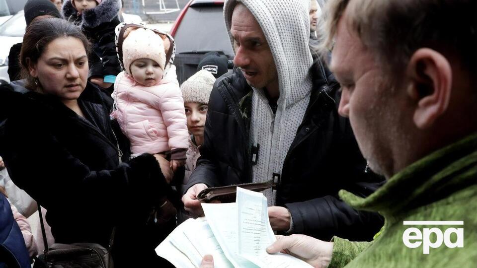 Від початку вторгнення Росії майже 4,7 млн українців набули статусу тимчасового захисту в країнах ЄС і Великобританії