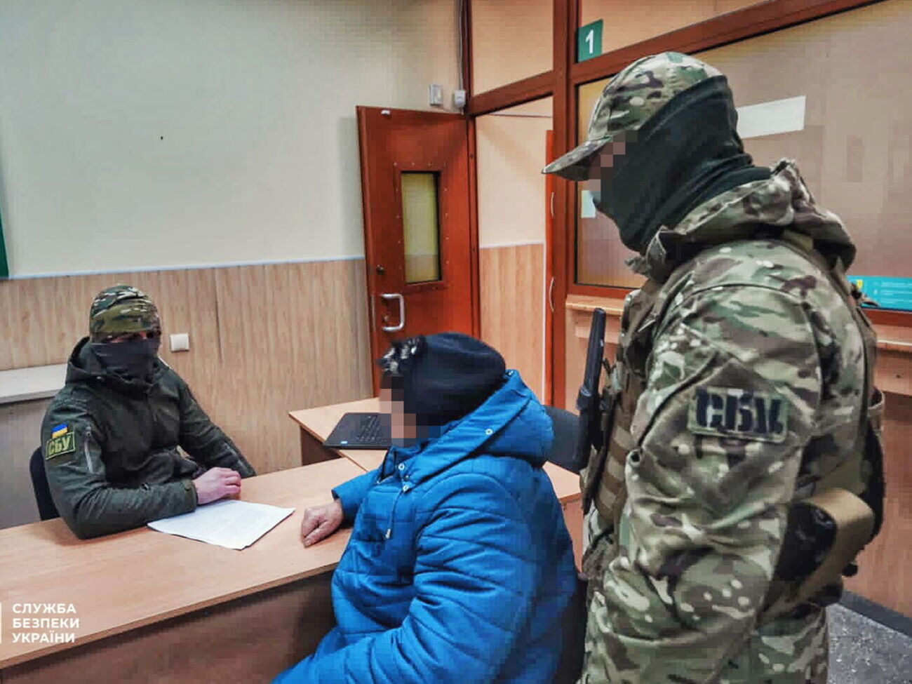 У СБУ зазначили, що після звільнення Лимана підозрювана намагалася переховуватися, щоб уникнути правосуддя