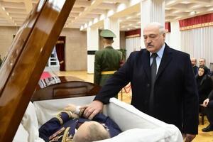 Лукашенко прийшов на церемонію прощання з Макеєм