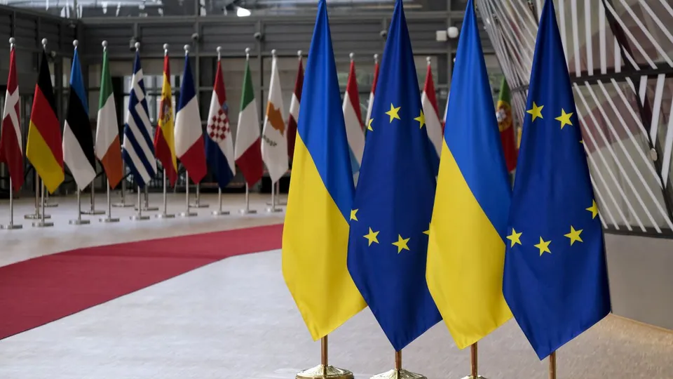 23 червня лідери ЄС надали Україні статус країни-кандидата