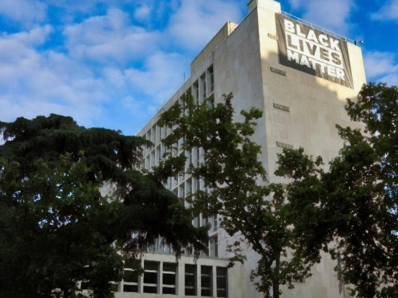 Отправленное в посольство США устройство уничтожили