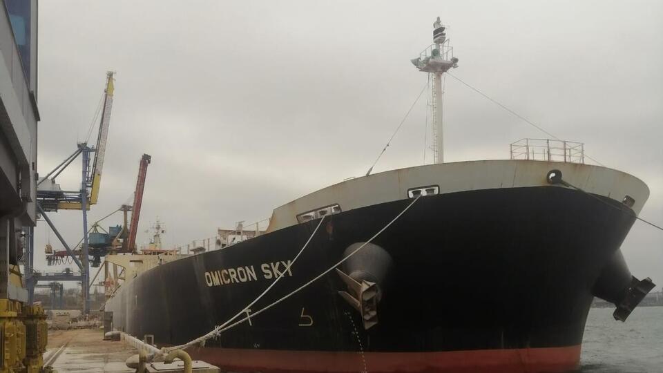 Вышедший в море караван состоит из трех судов