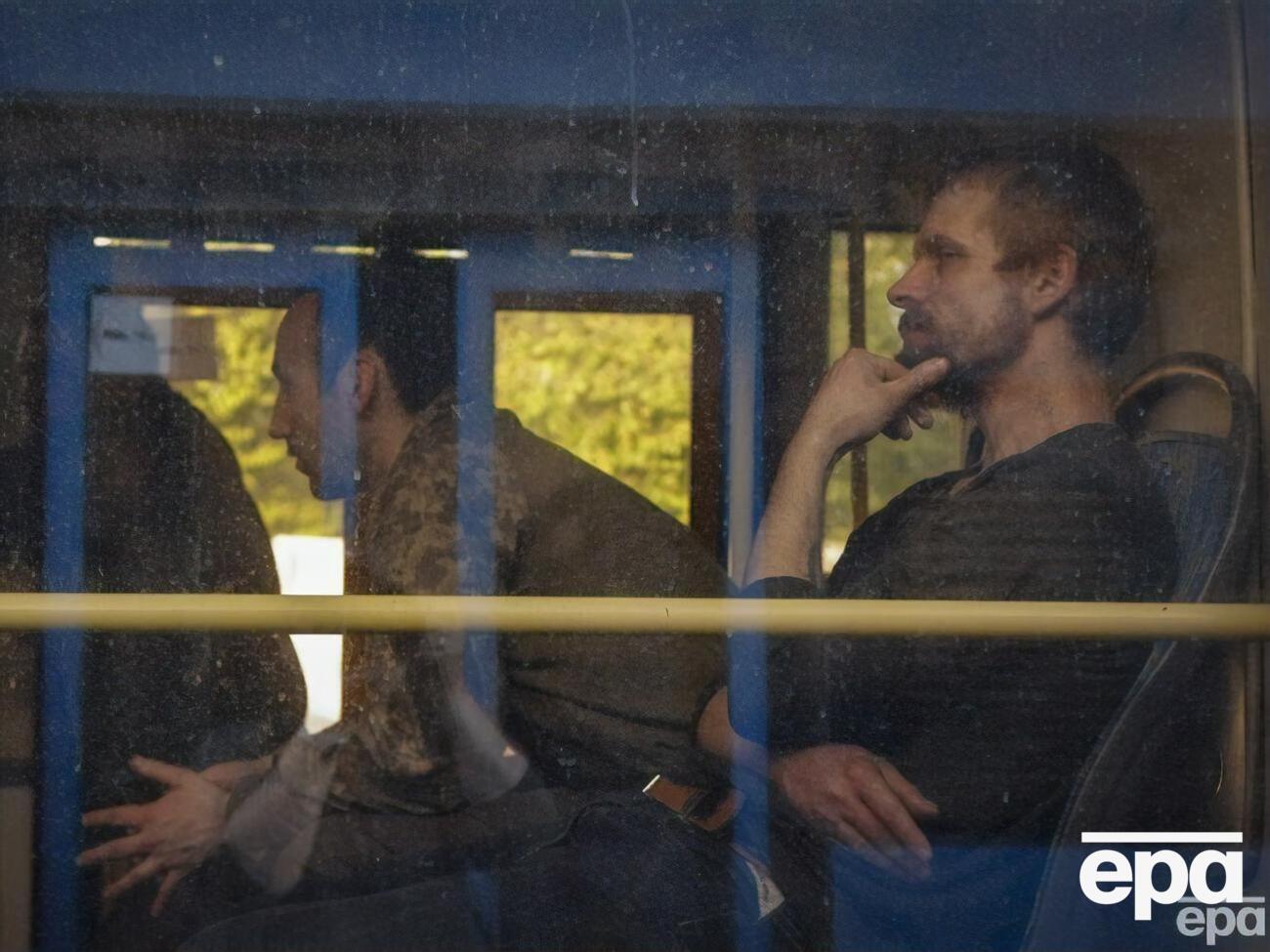 По словам Дутчака, ни на кого из присутствующих в автобусе украинцев "шоу" оккупантов никакого впечатления не произвело