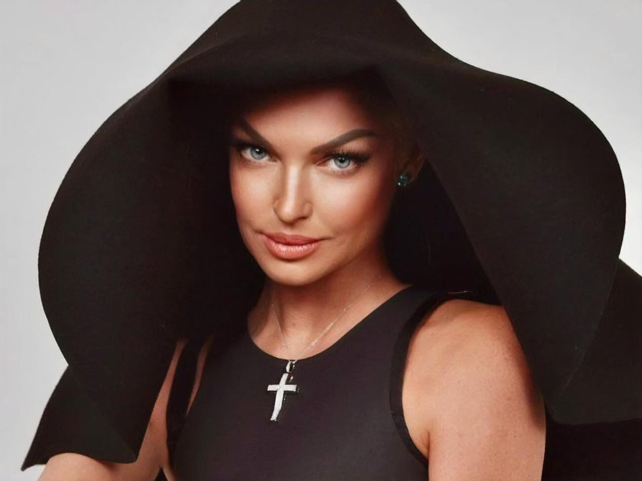 Волочкова возмутила сеть своим шпагатом