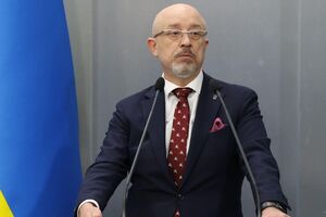 Європа інвестує у власну безпеку, посилюючи Україну, тож спроби деяких країн обмежувати військову допомогу Україні нелогічні, нагадав Резніков