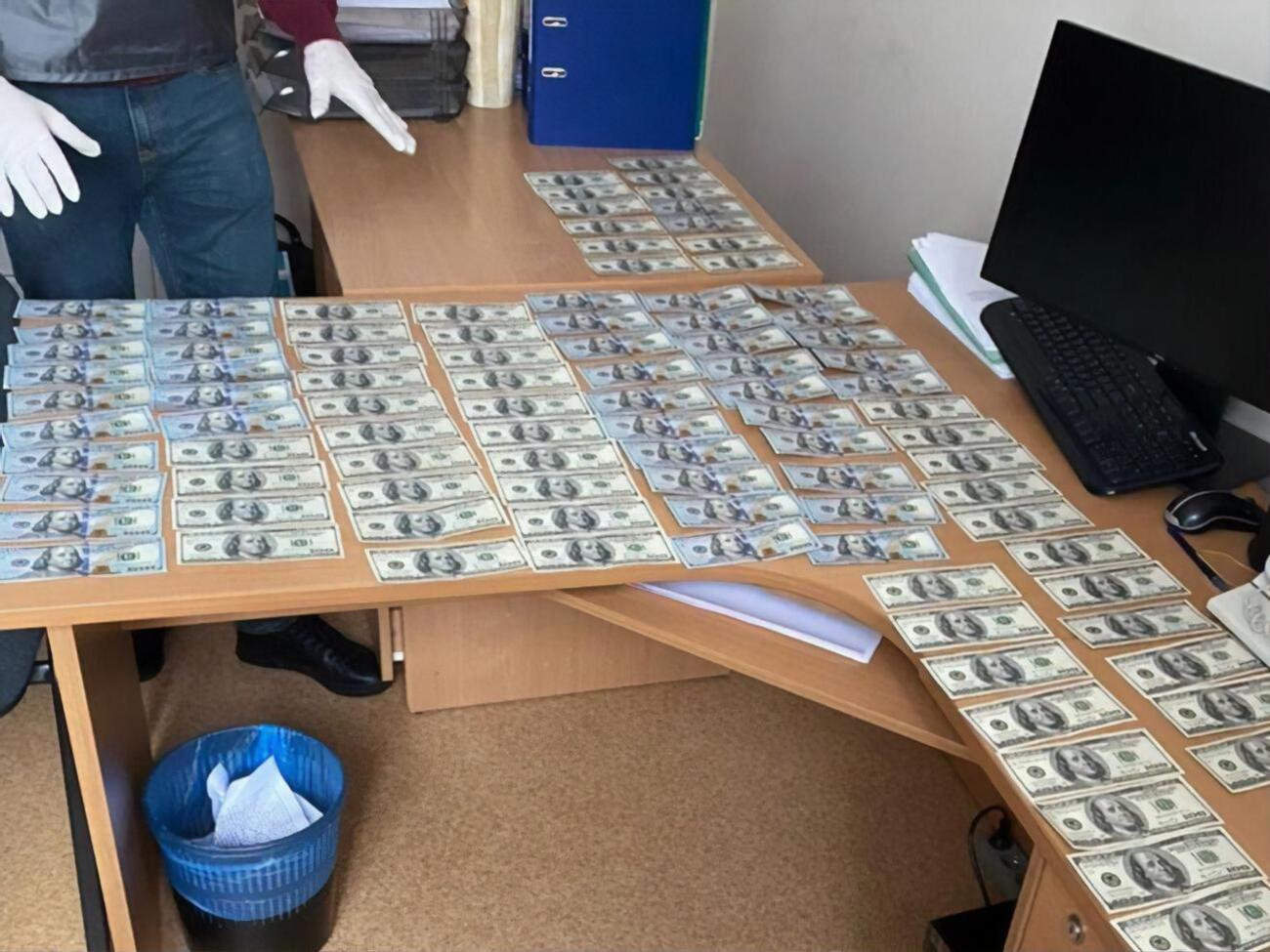 Керівник Держлікслужби подав заяву до НАБУ і підприємця затримали під час передавання хабаря, повідомляють у СБУ