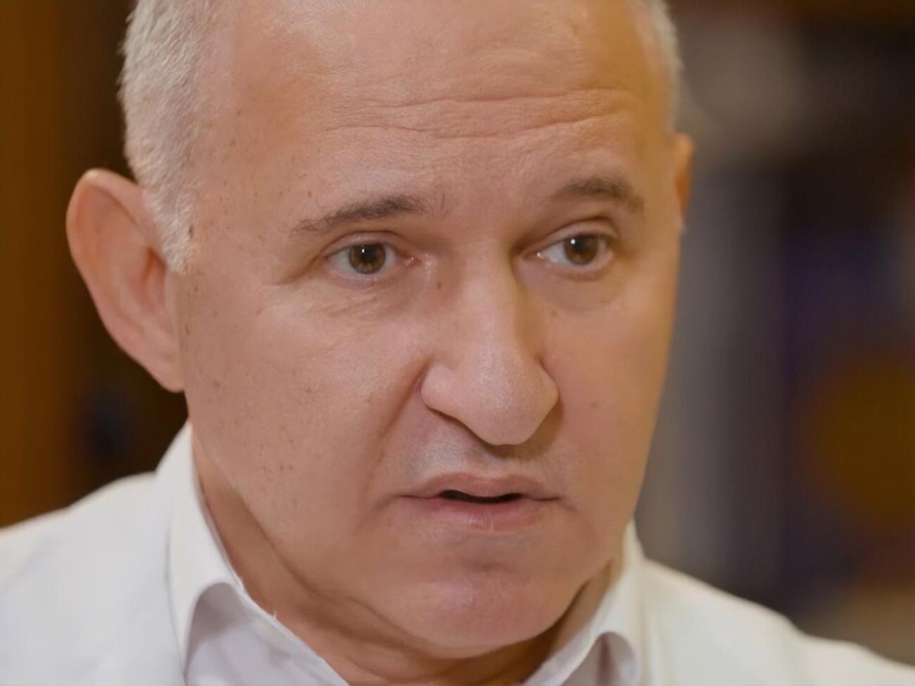 По словам Тодурова, у россиян нет положительных героев, которым бы они могли подражать и копировать правильные поведенческие реакции