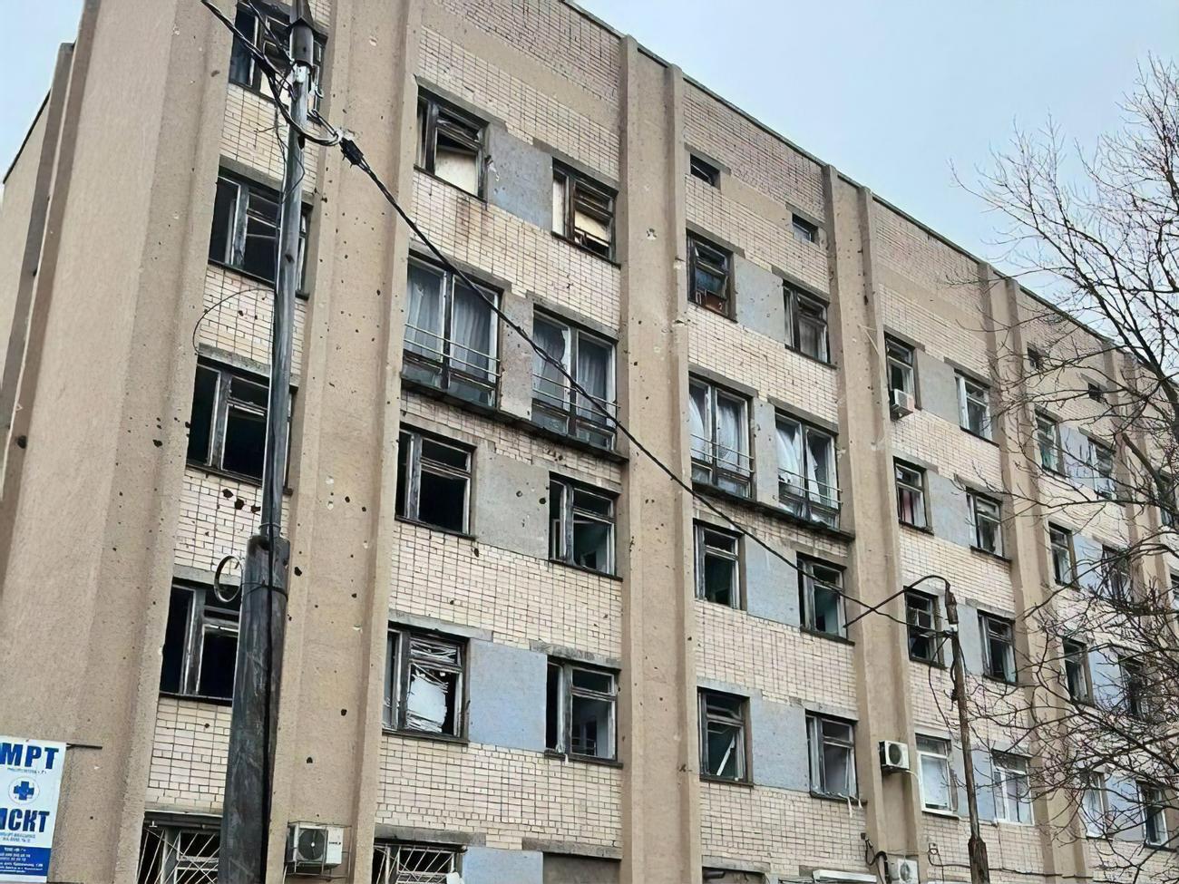 Будівлю медзакладу пошкоджено, люди не постраждали