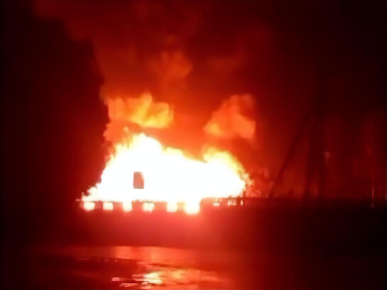 Пишут, что пожар начался около 6.00