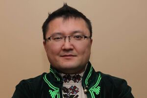 Дорж Бату пока что не комментировал заявление издательства "Старого Лева"