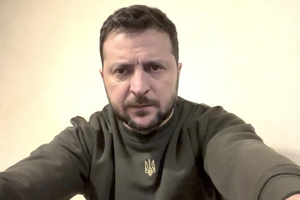Зеленский: Наши энергетики и коммунальщики делают действительно героические вещи, за недели восстанавливая то, что вообще-то требовало бы месяцев работы