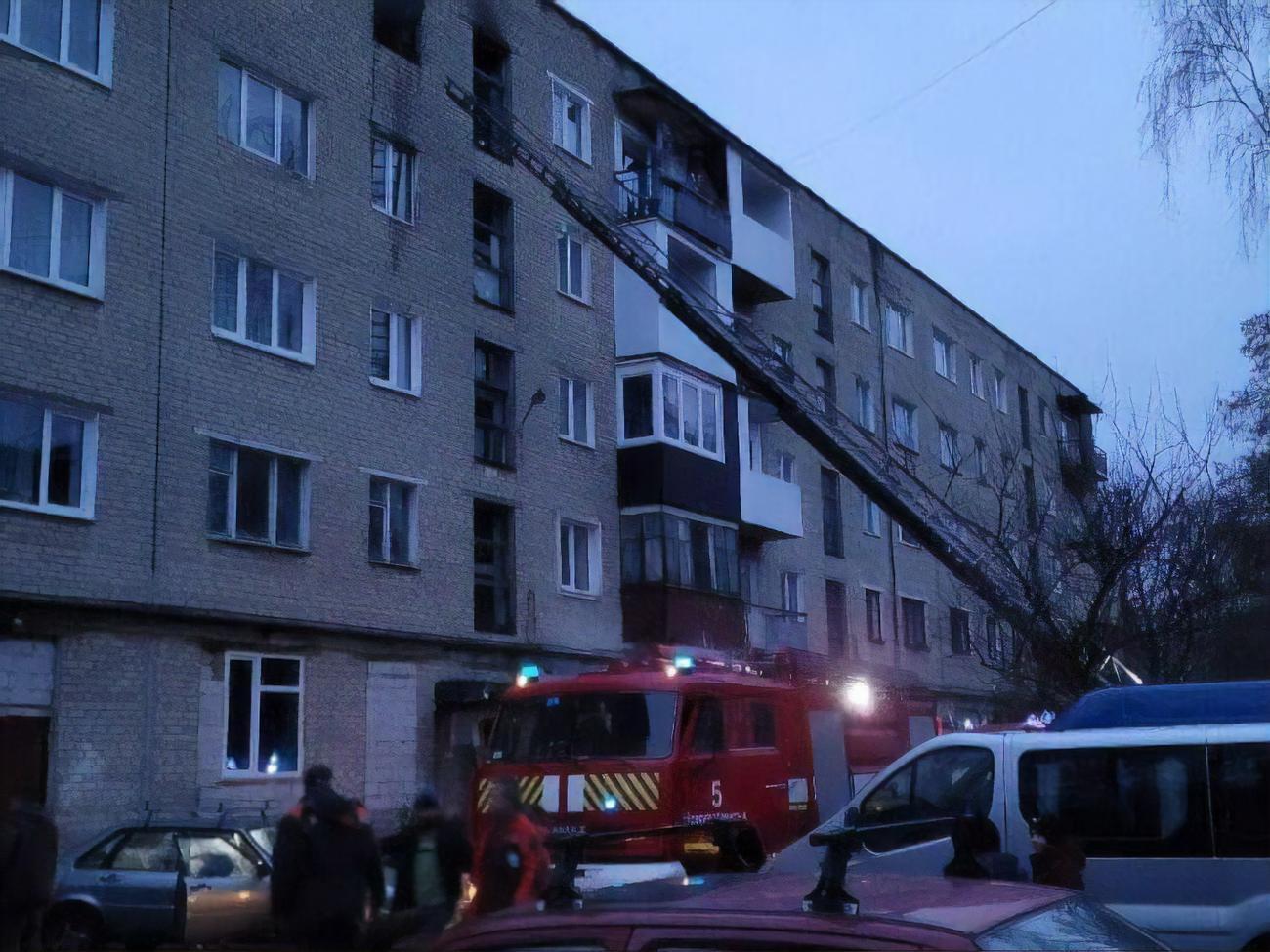 У квартирі під час вибуху перебувала мати з двома дітьми