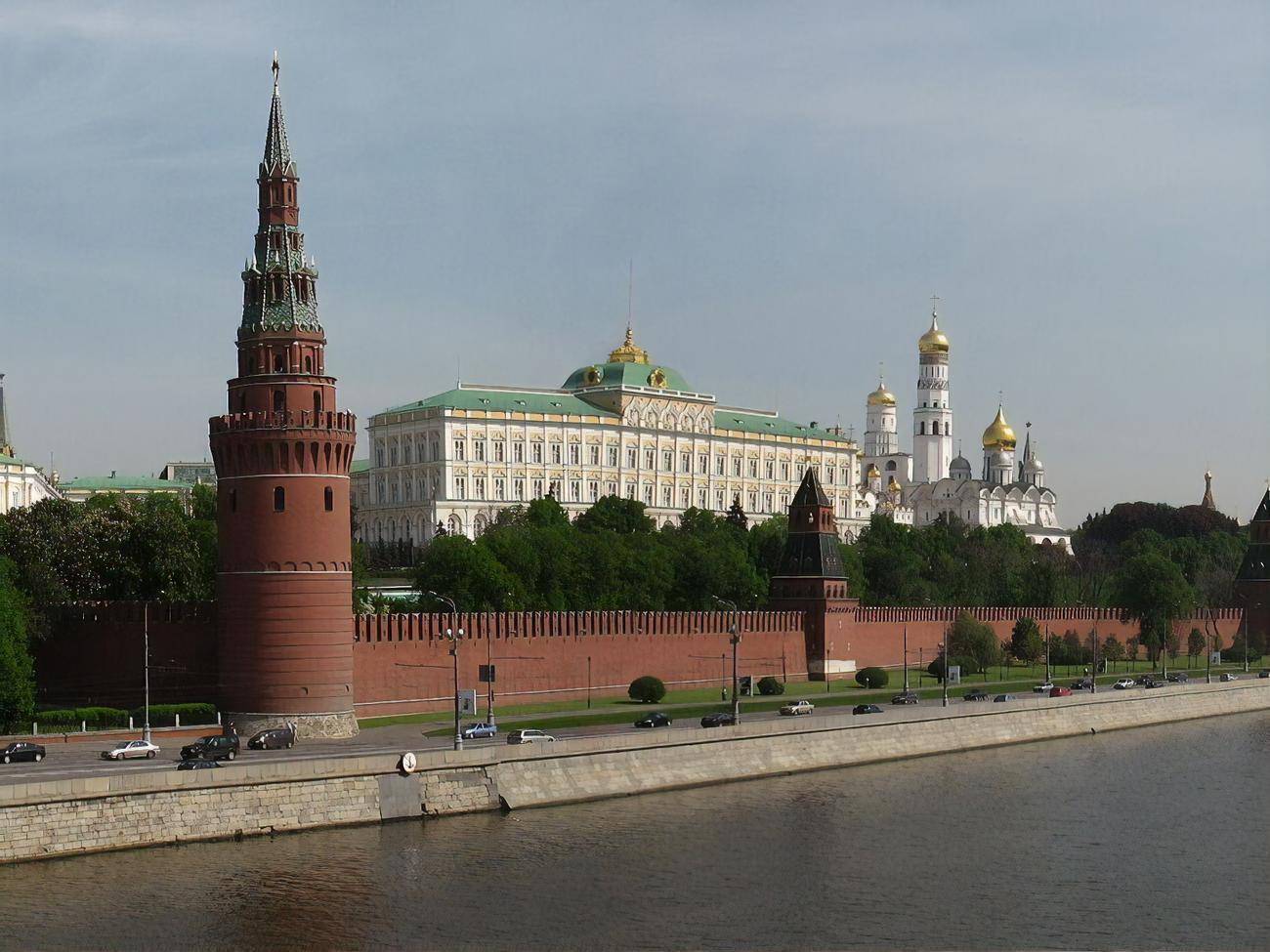 Российские власти выделили на военную сферу около трети всего бюджета страны