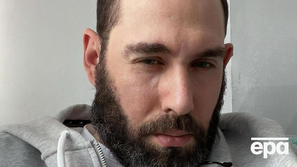 Слєпаков: "Наш бронепоезд покидал вокзал, а правда оставалась на перроне, и всем рукой махала, кто не понял, что он такого, собственно, сказал"