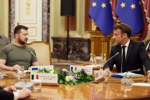 Зеленський і Макрон обговорили конференцію щодо підтримки України в Парижі