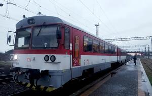 Рейс курсуватиме щодня, його виконує словацький дизель-поїзд чеського виробництва на 78 місць