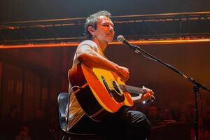 Вакарчук: Чим більше ці собаки поливають нас своєю чорною енергією, чим більше посилають ракет, тим зліші, сильніші й упевненіші ми стаємо