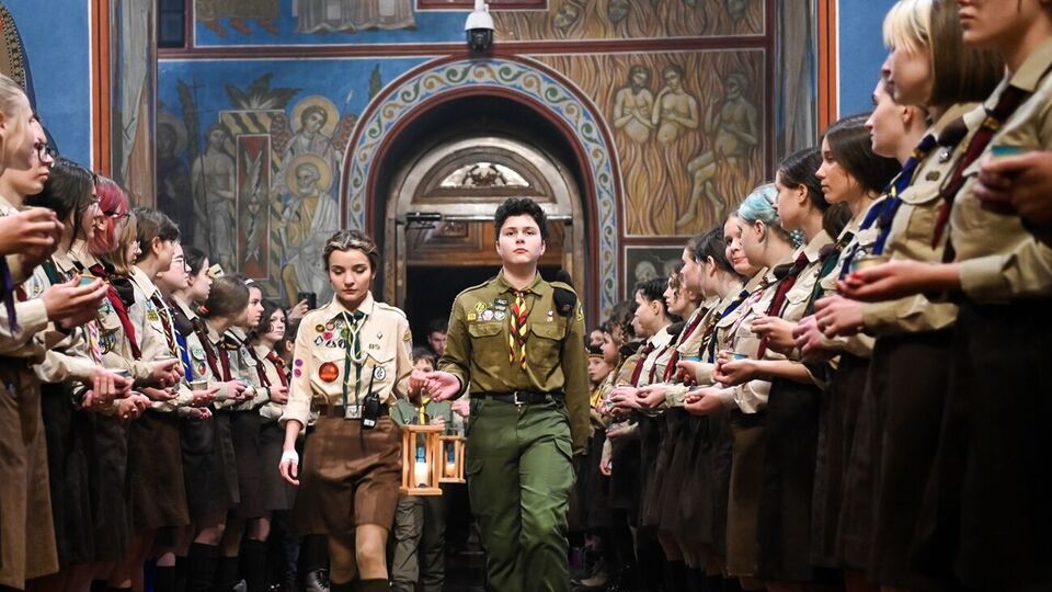 В Михайловский Златоверхий собор в Киеве скауты "Пласта" привезли Вифлеемский огонь мира. Фоторепортаж