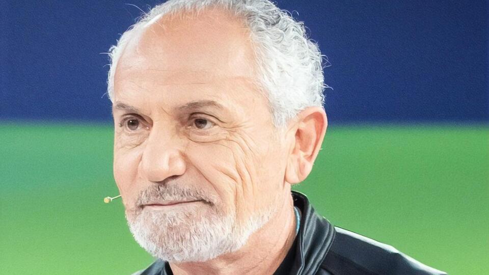 Шустер: Виктор Бут у нас сегодня выступает в роли Луиса Корвалана. Вот они спасают Корвалана, главу чилийской Компартии – я понимаю это. Ну какая-то фигура все же. А тут они спасают торговца смертью