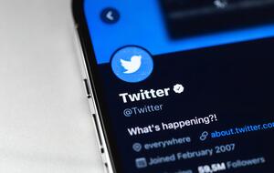 Підписка Twitter Blue коштує $8 на місяць, але для користувачів продукції Apple вона зросла до $11