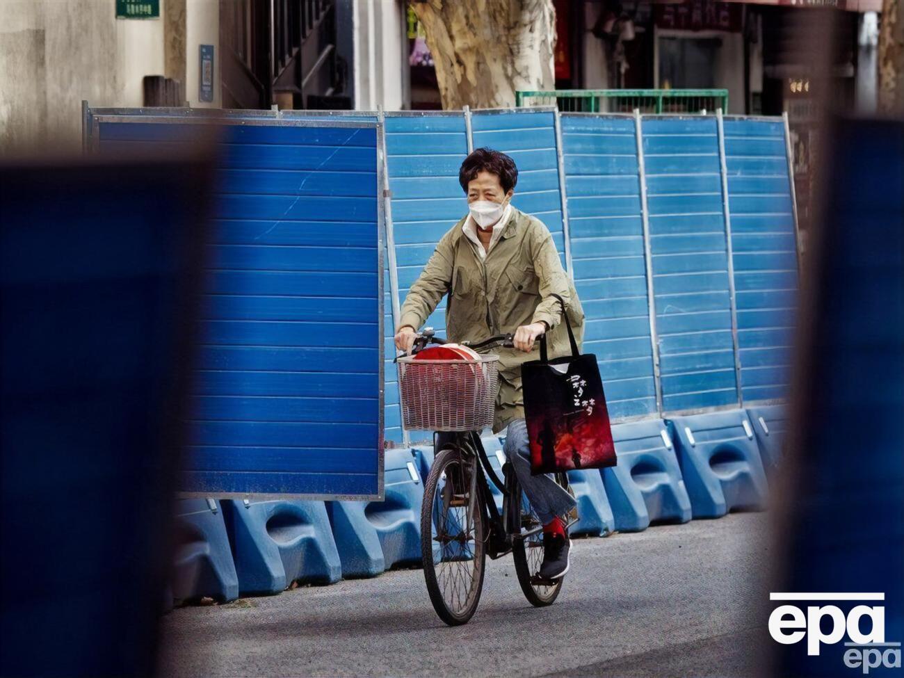 У Китаї поступово скасовують коронавірусні обмеження