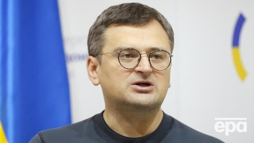 Украинская сторона работает над вопросом поставки немецких танков, отметил Кулеба