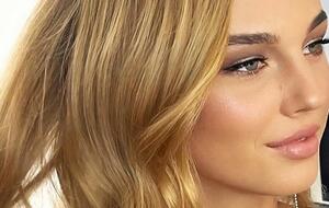 Белодед выбрала монохромный образ