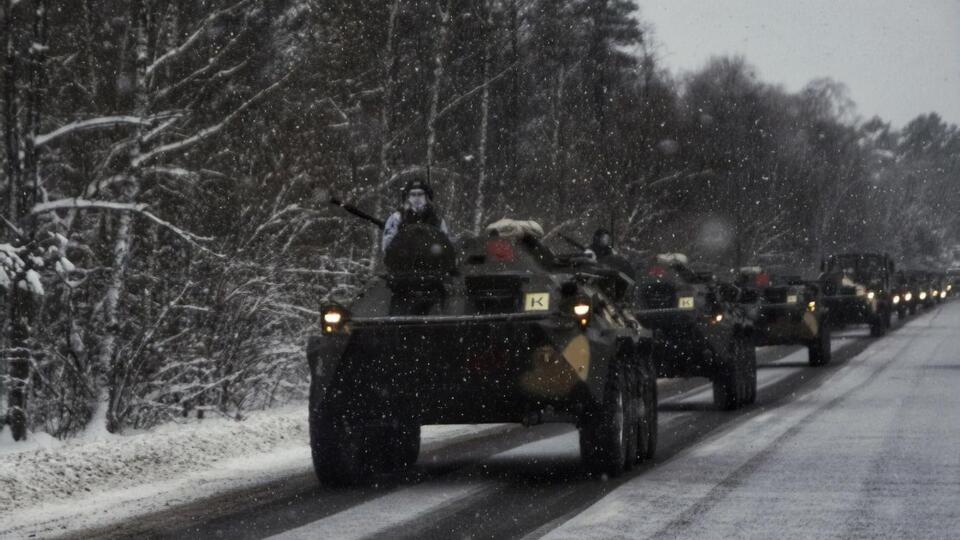 На время "проверки боеготовности" для граждан ограничили движение по дорогам