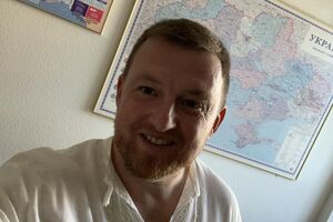 Почему ЕС долго согласовывает санкции для РФ? Это как чатик ОСББ на 27 человек. Дом интеллигентный, но на первом этаже живет забулдыга Орбан