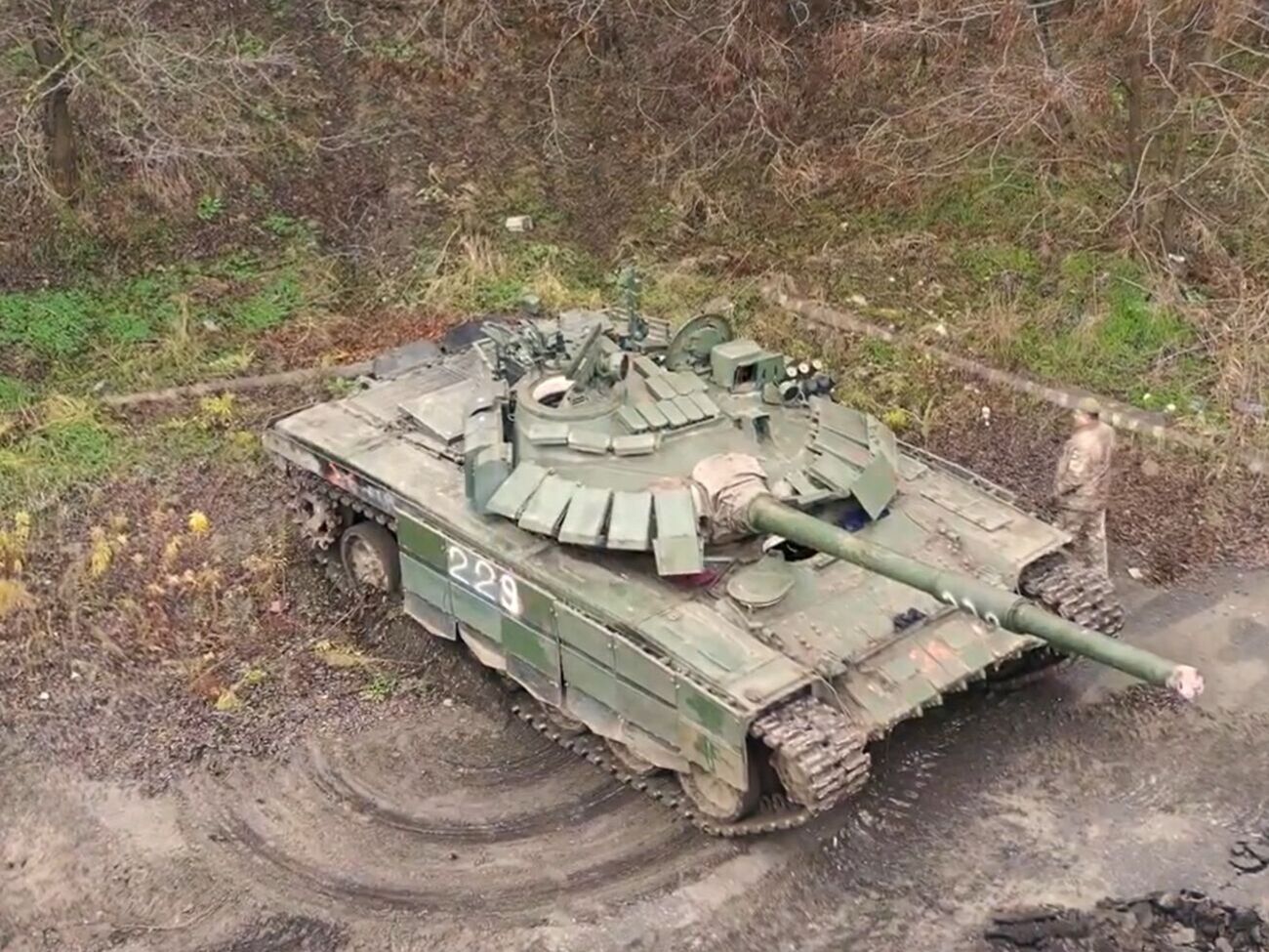 Выездные ремонтные бригады восстанавливают как украинскую, так и трофейную военную технику российских оккупантов, отметили в "Укроборонпроме"
