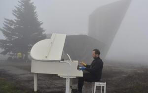 Мажинтас грав у тумані за температури повітря +5 °С