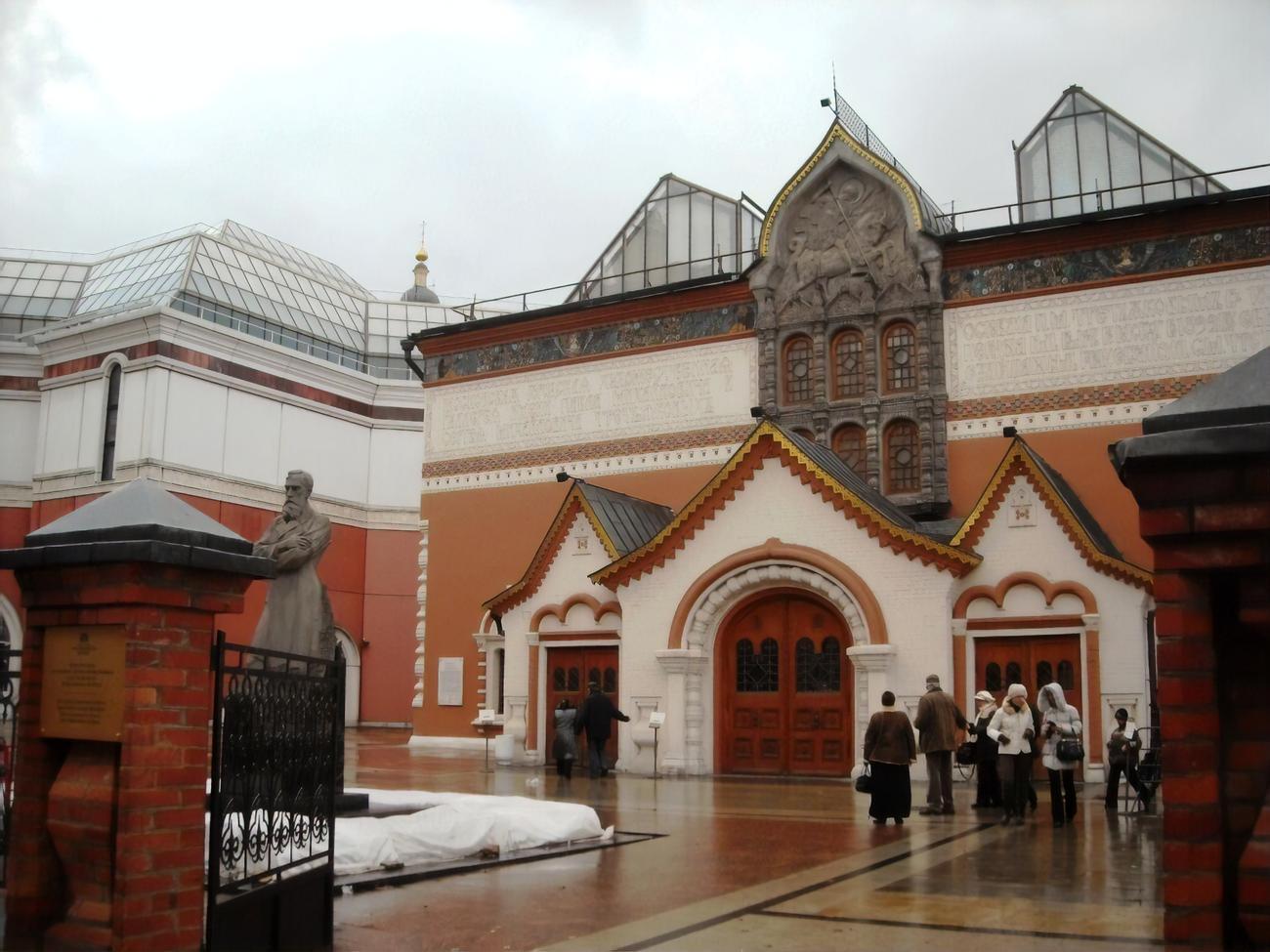 За даними ЗМІ, чеки замість квитків використовують у Третьяковській галереї щонайменше з листопада