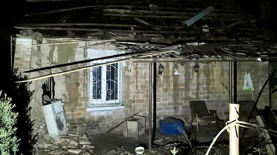 У Нікополі пошкоджено кілька приватних будинків, СТО, газогін і лінії електропередавання