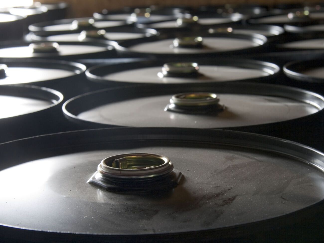 По данным СМИ, Россия сейчас продает нефть с внушительной скидкой