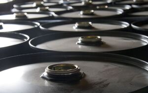 По данным СМИ, Россия сейчас продает нефть с внушительной скидкой